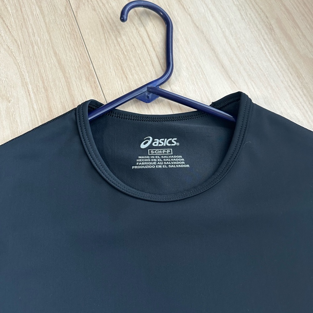 ASICS Black Performance Tee - Picture 2 of 6